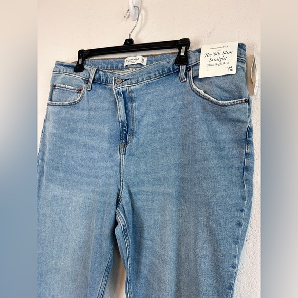 NWT: Abercrombie & Fitch The 90's Slim Straight Ultra High Rise Jeans Size 34 - Picture 2 of 11